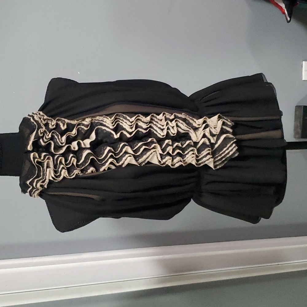 ♥️ 2/$15 Robert Rodriguez Neiman Marcus Black Ruffled Blouse S
